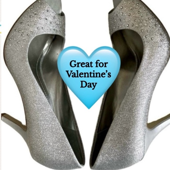 NWT Silver Metallic Shoes - Picture 1 of 16